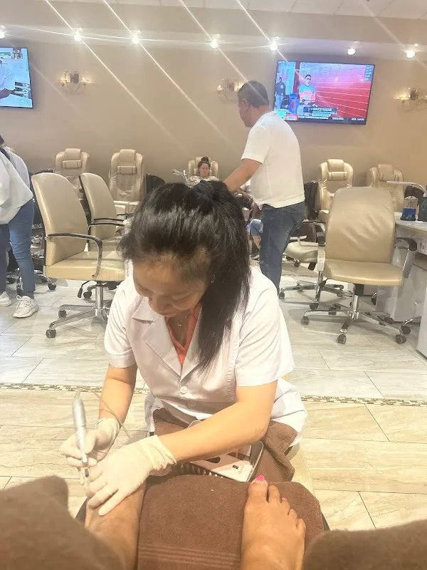 Luxury Nail Bar — Nail salon in Pensacola