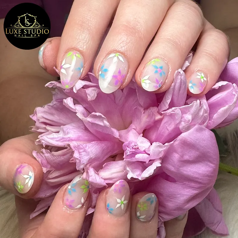 Luxe Studio Nail Spa — Nail salon in Wheaton