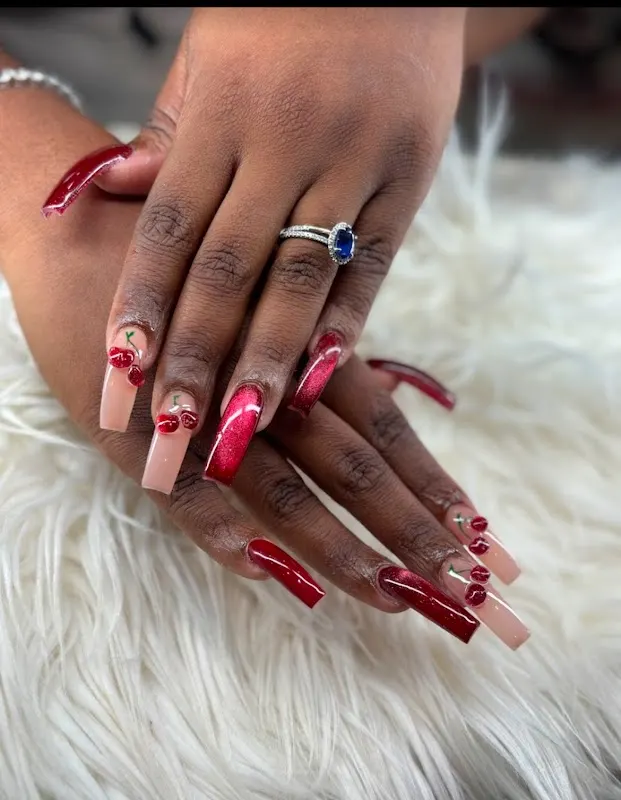 Queen Nails — Nail salon in Salem