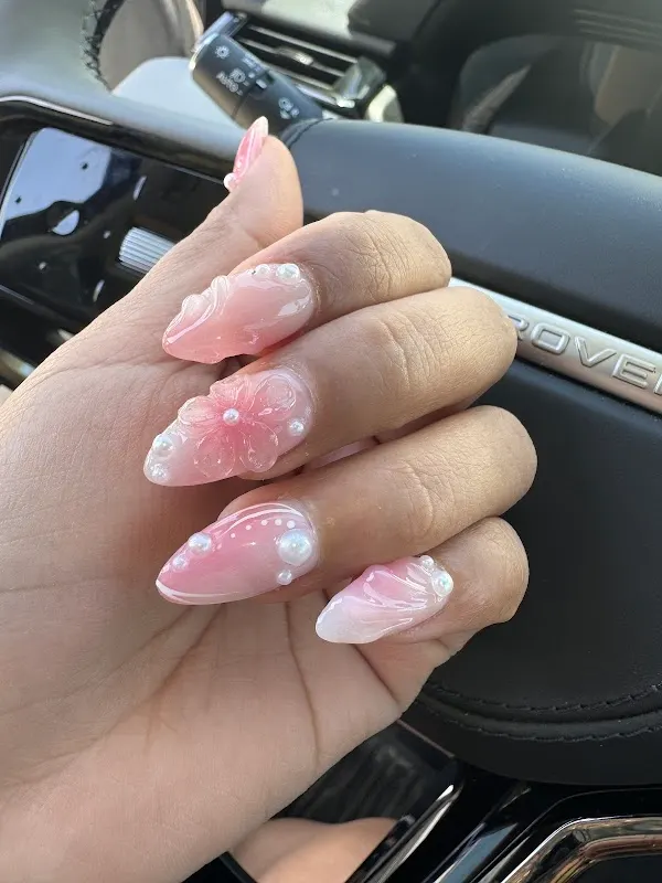 Pretty Nails — Nail salon in Omaha