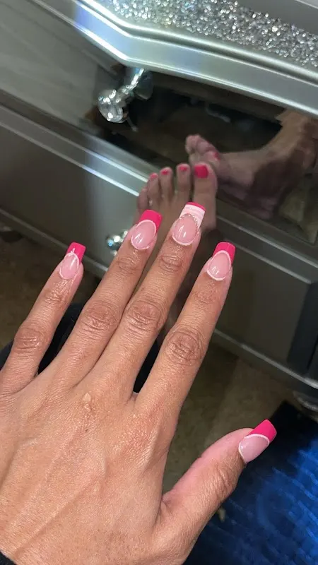 Sammy's Nails — Nail salon in Holland