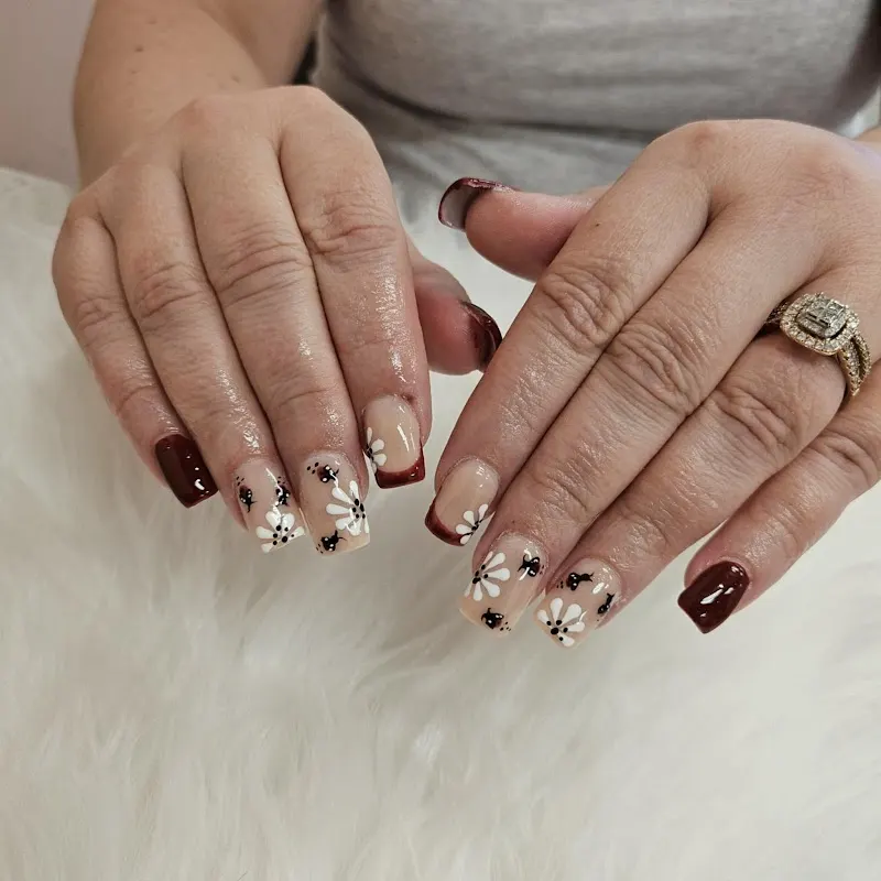 Vee Nails Spa — Nail salon in Colorado Springs