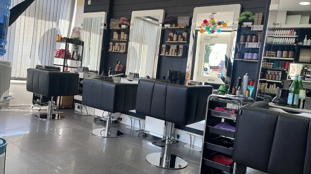 Snip N Shape — Hairdresser in London