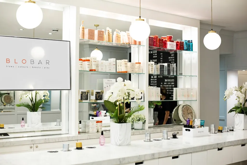 Blo Bar — Hairdresser in London