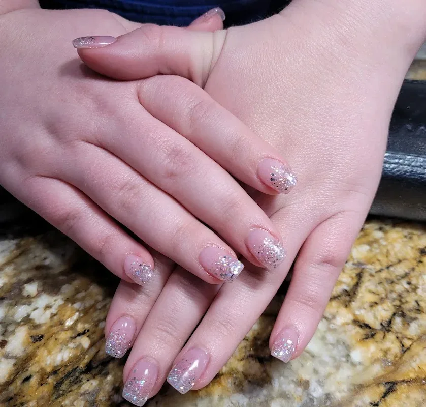 Diva Nails — Nail salon in Glendale
