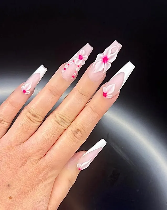 Nail De Lux — Nail salon in Edmond