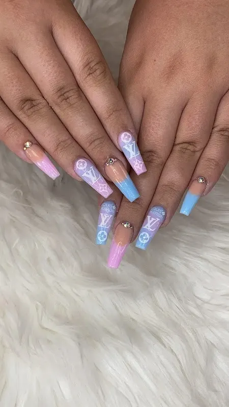 Modern Nails — Nail salon in Brandon