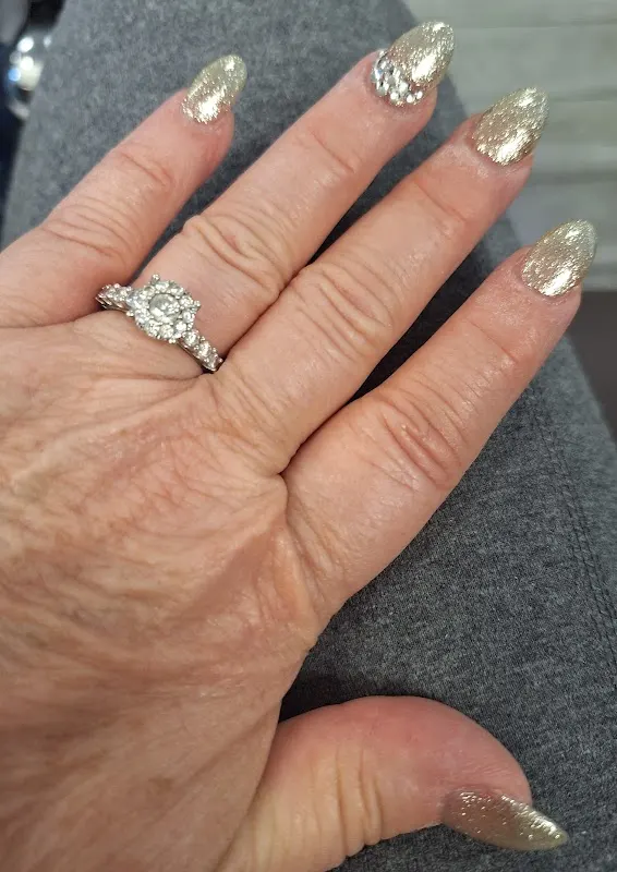 Queen Nails — Nail salon in Boaz