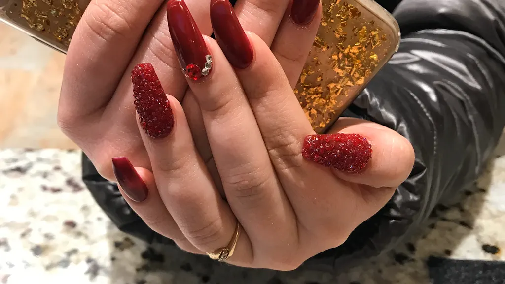Kim Nails — Nail salon in Albert Lea
