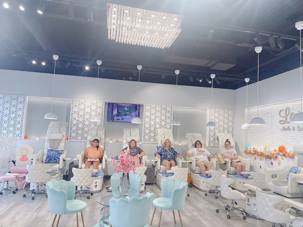 LOVE NAILS — Nail salon in Ames