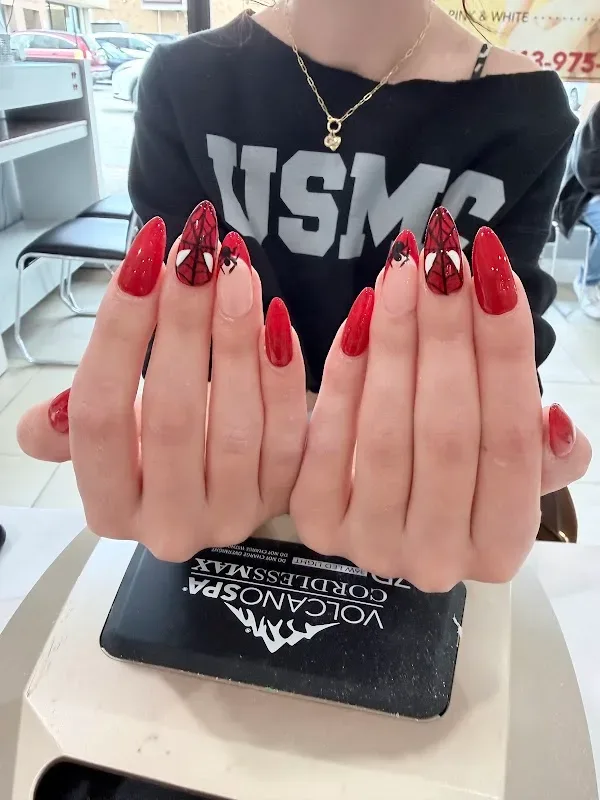Vivi Nails & Spa — Nail salon in Cincinnati