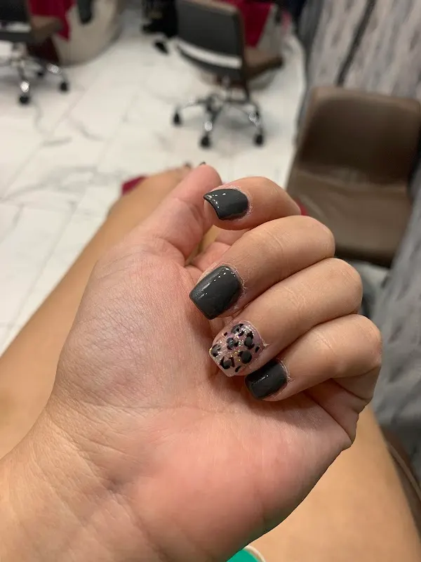 ESCAPE NAILS AND SPA — Nail salon in Wailuku