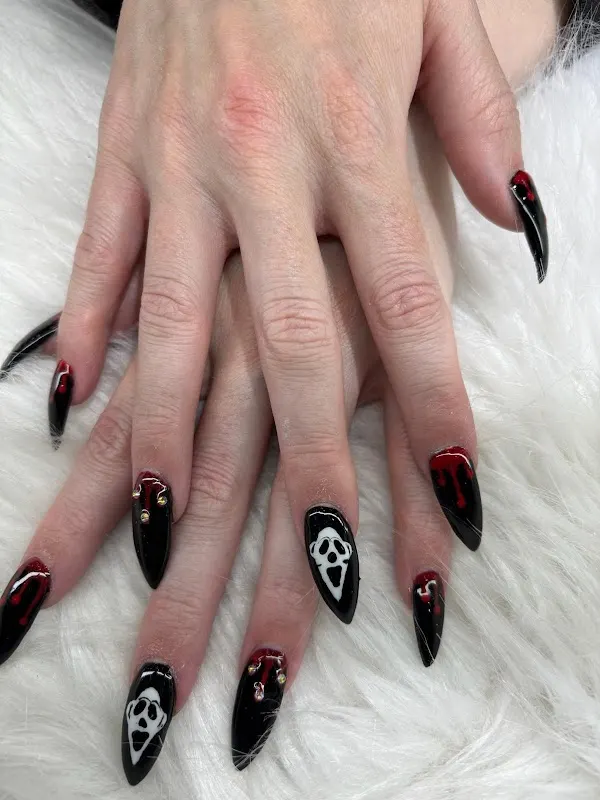 Royal Nails(-$10 OFF FOR PEDICURE BEFORE 10:00AM) — Nail salon in Santa Rosa