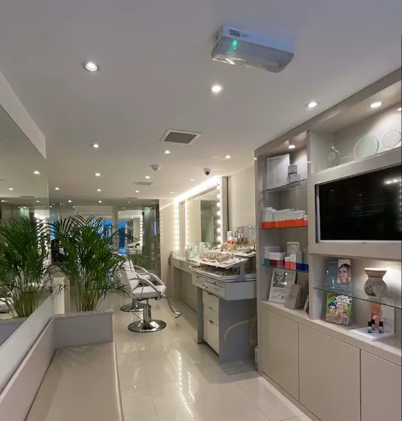 Aura Beauty Clinic — Beauty Salon in London