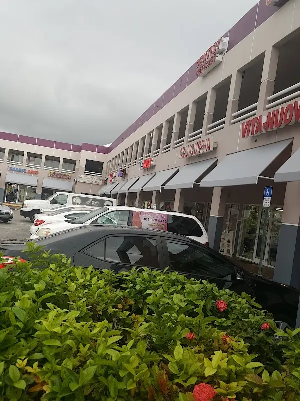 Le Nails — Nail salon in Miami