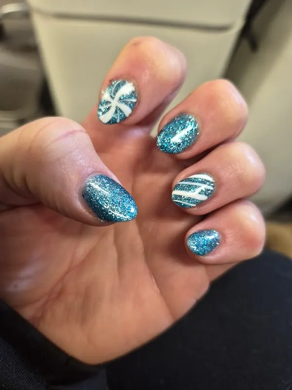 T Nails — Nail salon in Muncie