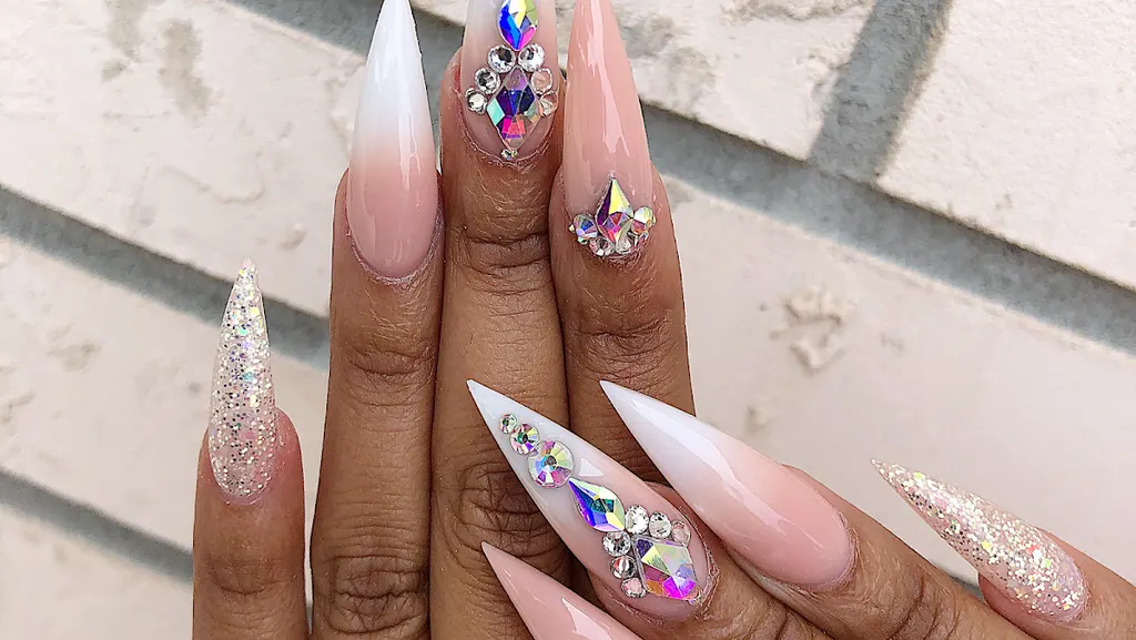 The Nail Lounge — Nail salon in Brandon