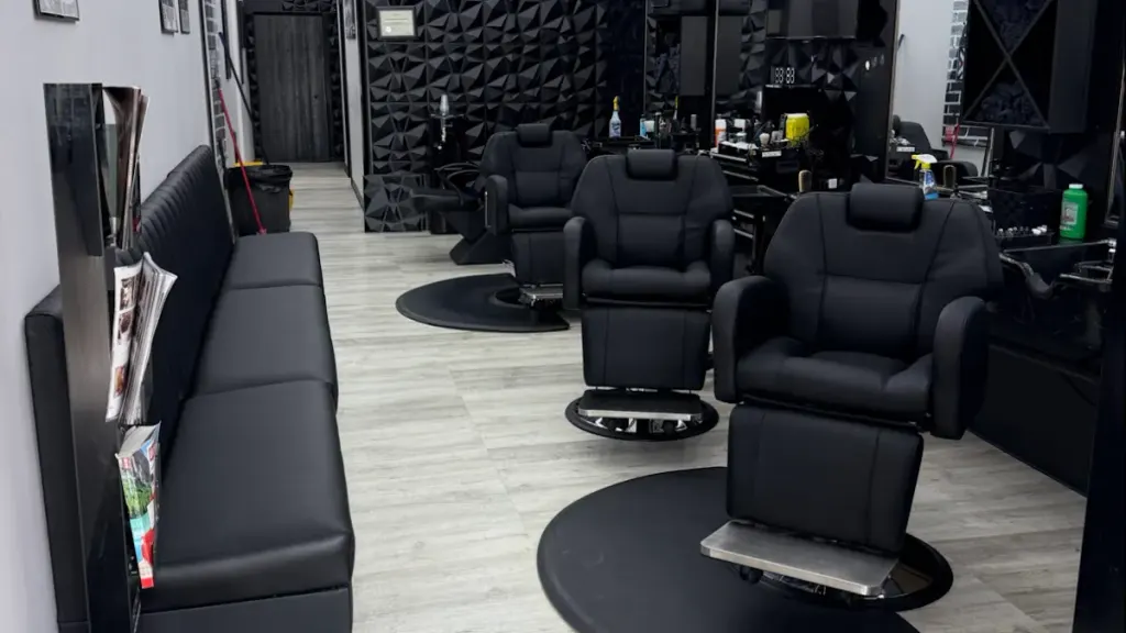 Royal Barber — Barber shop in Edmonton