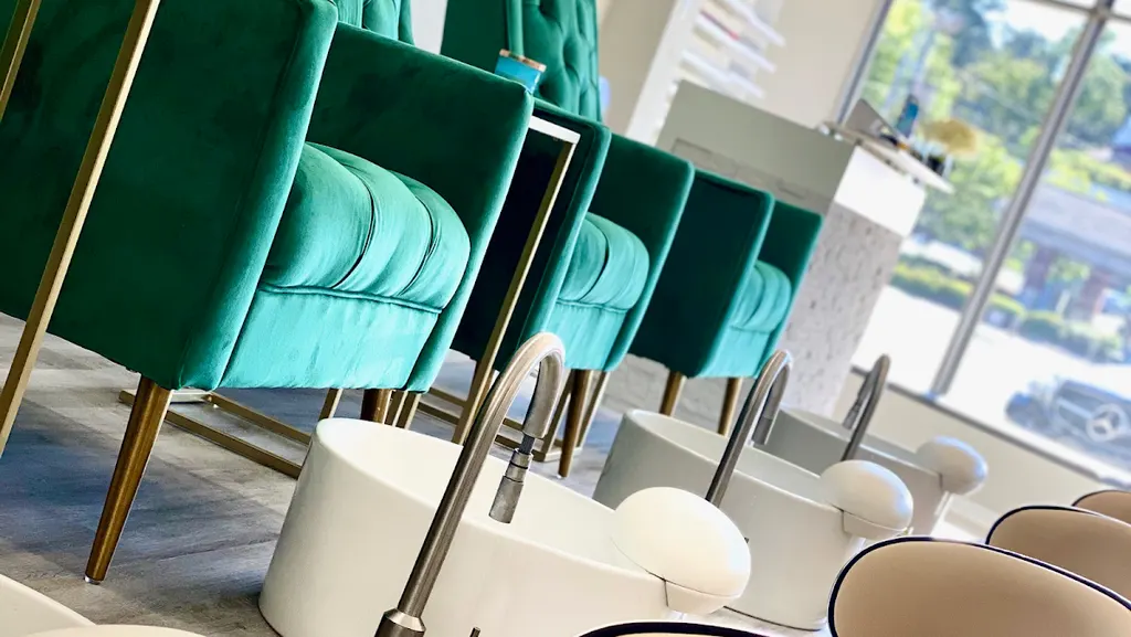 Elan Organic Nail Boutique — Nail salon in Atlanta