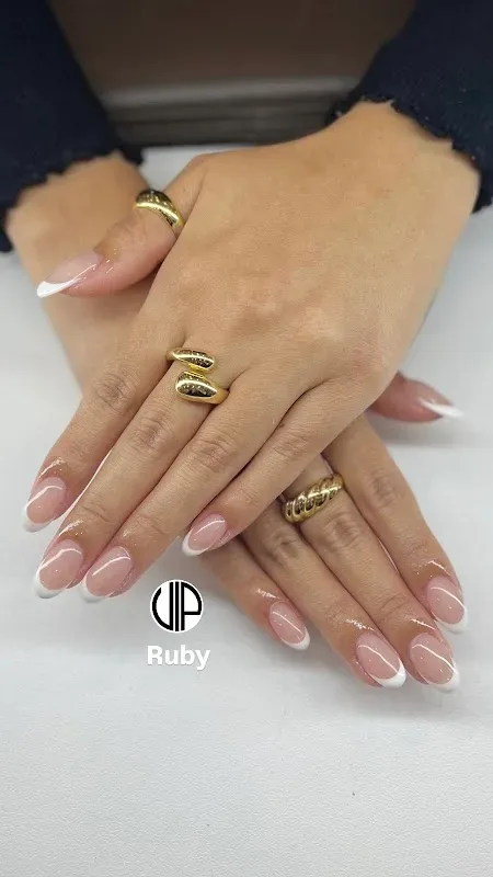 Vip Nails - McLearen Square — Nail salon in Herndon