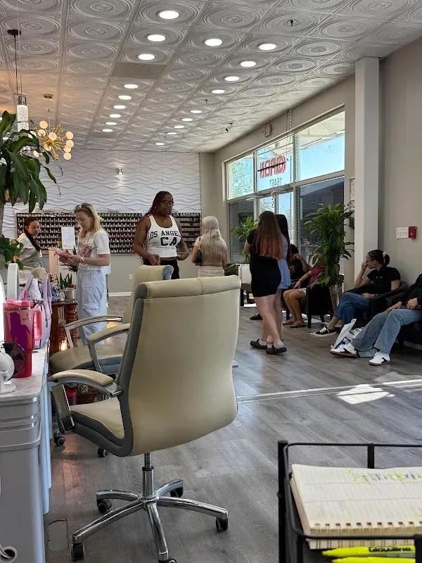 Herbal Nails and Spa — Nail salon in King George