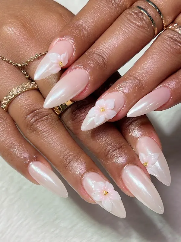 M5 4 NAILS — Nail salon in Washington