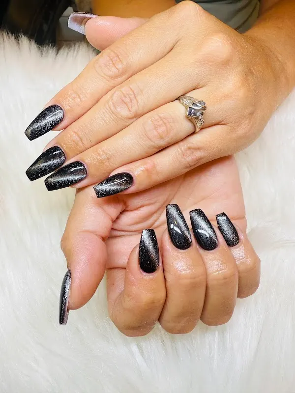 Lily's Nails & Spa — Nail salon in Chico