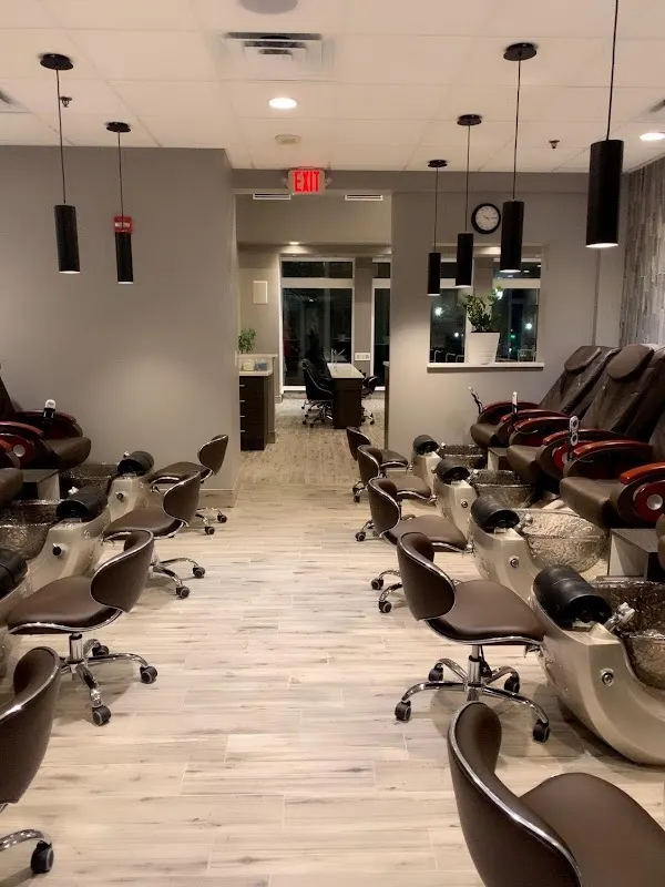 THE GLOSSARY NAIL SPA RTC — Nail salon in Reston