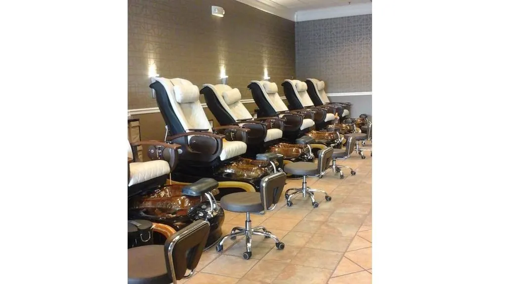 Nail Envogue — Nail salon in Lexington