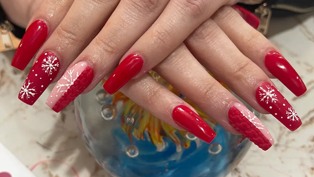 Divine Nail Spa — Nail salon in Spring