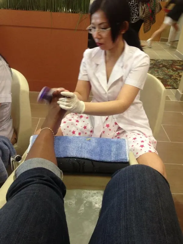 Avalon Lifestyle Nail Salon and Spa — Nail salon in Columbus