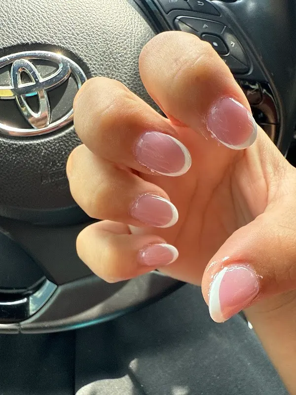 Lynny Nails — Nail salon in Grand Ledge