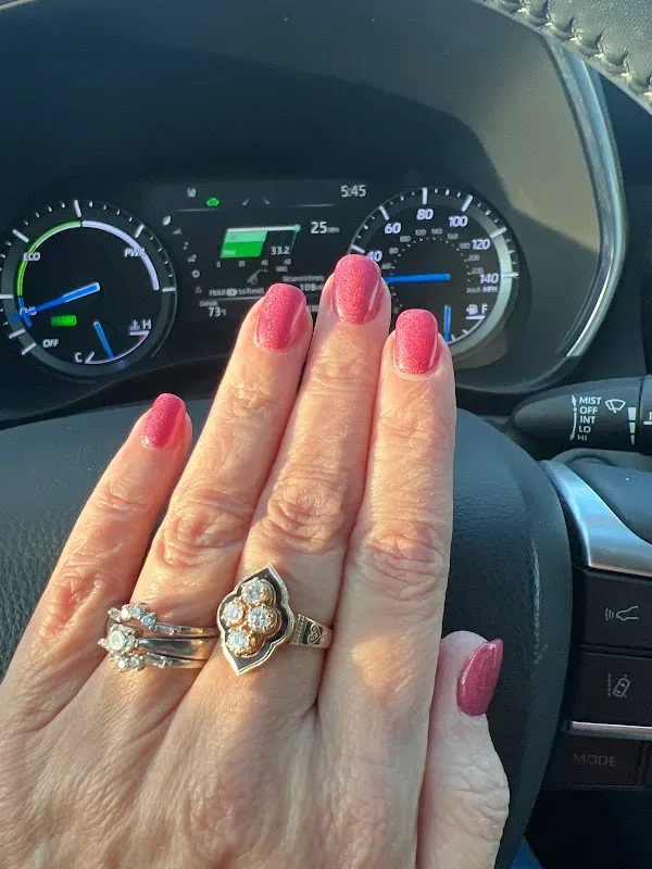 Lucky Nail — Nail salon in Norman