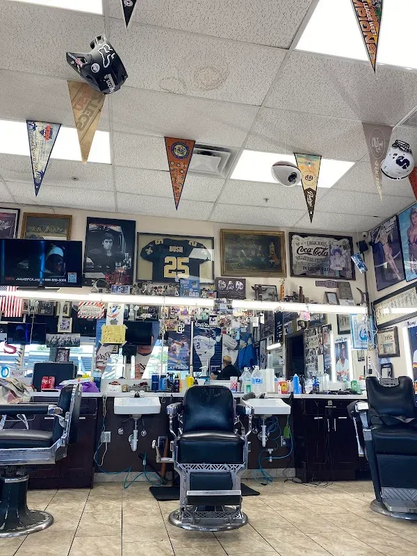 Ray's Barber Shop — Barber shop in Lakeside