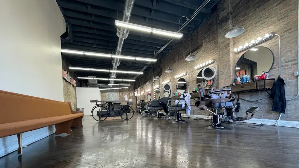 Platinum Fades Pilsen — Barber shop in Chicago