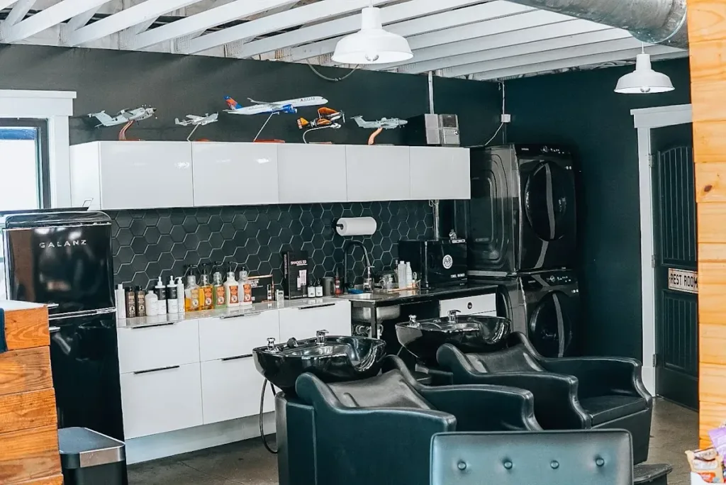 AV8 Barbers — Barber shop in Savannah
