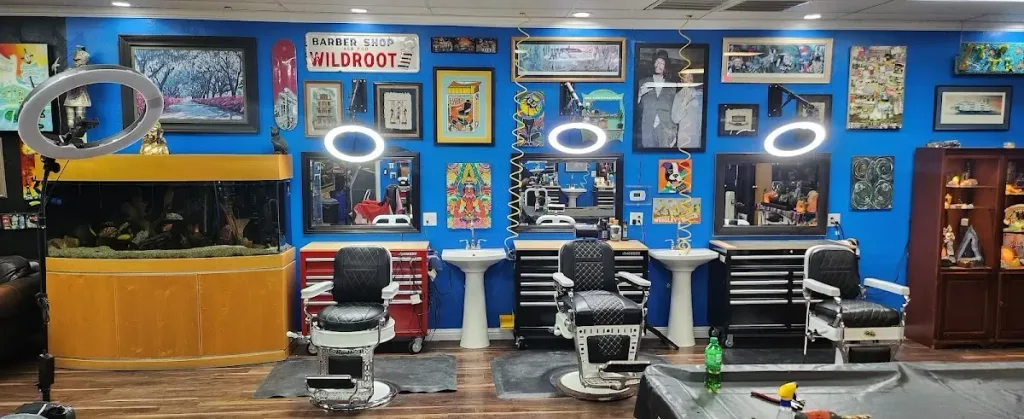 Platinum Fades Mens Lounge — Barber shop in Austin