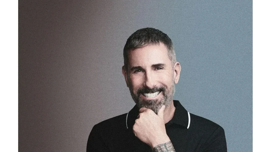ROOSTERS MEN'S GROOMING CENTER — Barber shop in Tampa