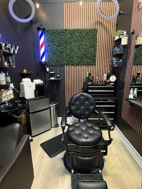 HQ Men's Haircuts Barbershop — Barber shop in Fort Myers