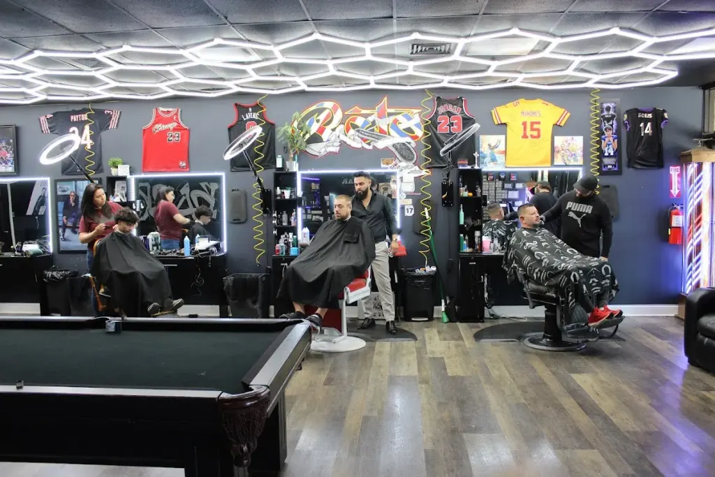 Barber Shop Lounge — Barber shop in Shorewood
