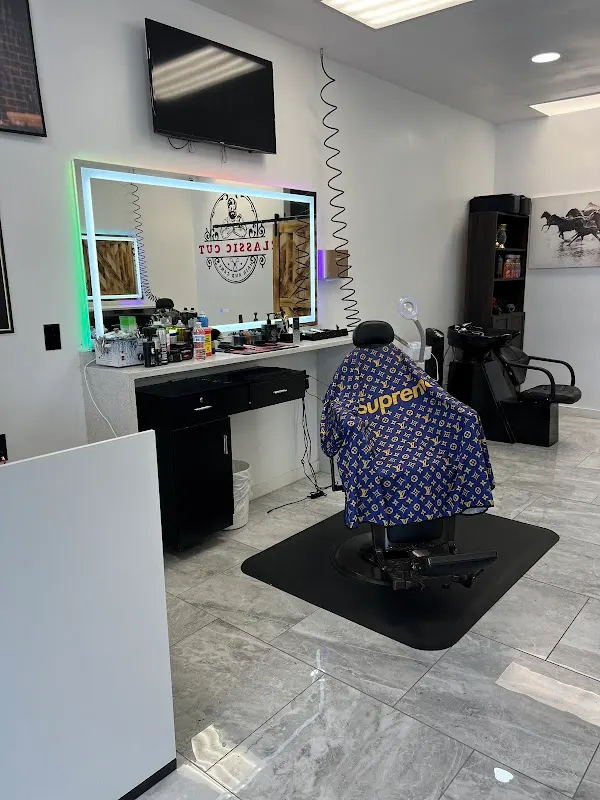 Classic Cut Barbershop — Barber shop in Tampa