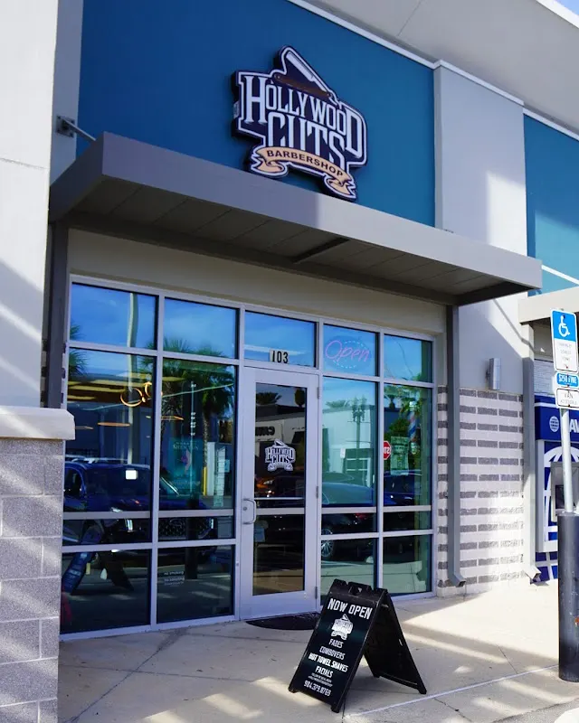 Hollywood Cuts Barber Shop Jacksonville — Barber shop in Jacksonville