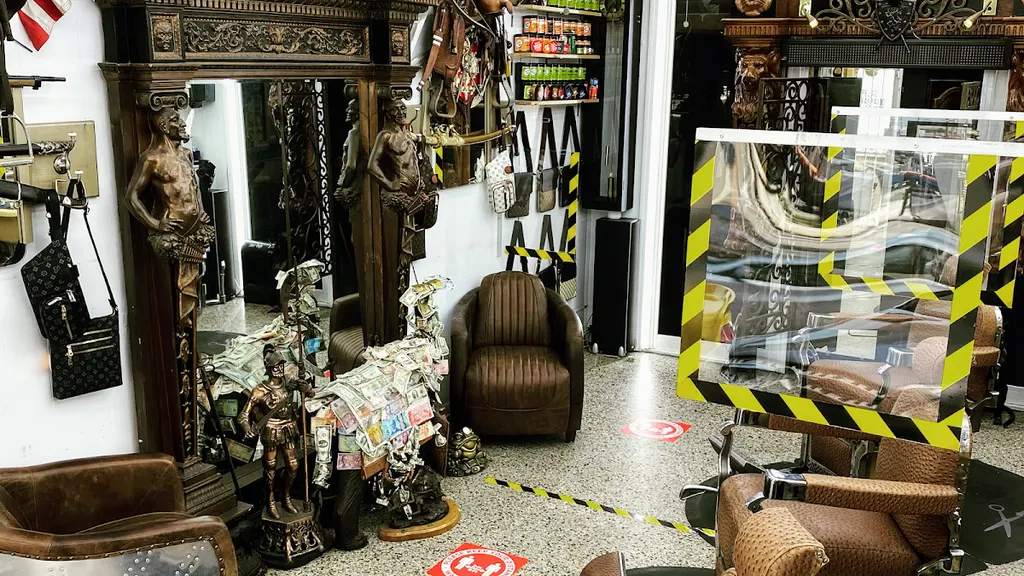 RAY’S BARBER SHOP LLC — Barber shop in Hialeah