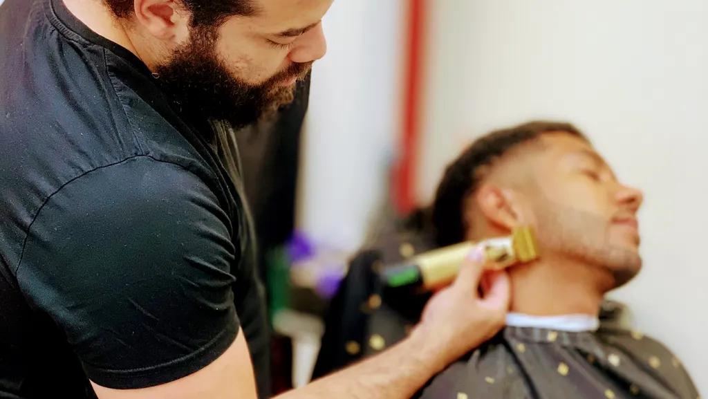 Shaving Art Barbershop — Barber shop in Bogota