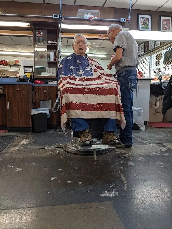 Oak Plaza Barber Shop — Barber shop in Fayetteville