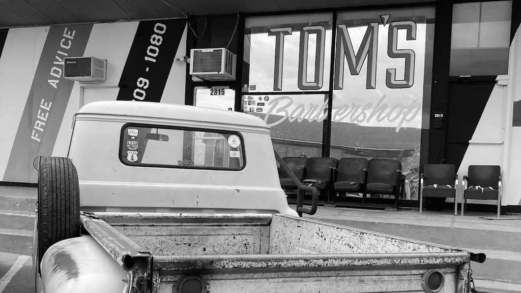 Tom's Barbershop — Barber shop in Oklahoma City