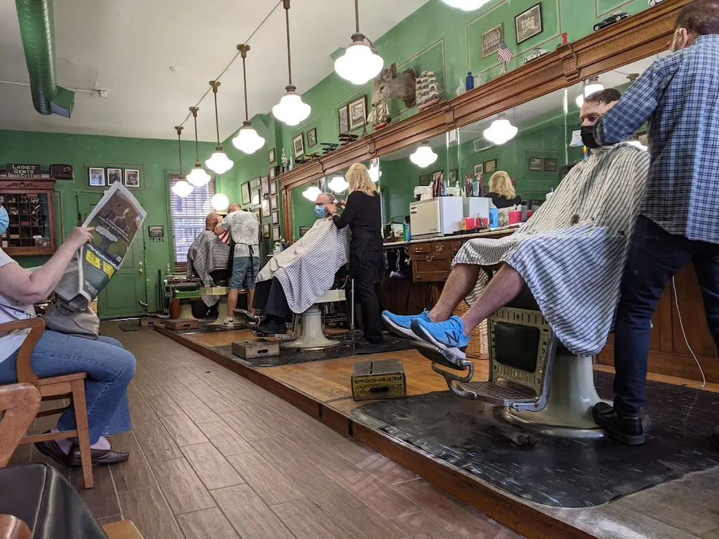 Gabby's Barber Shop — Barber shop in Chicago