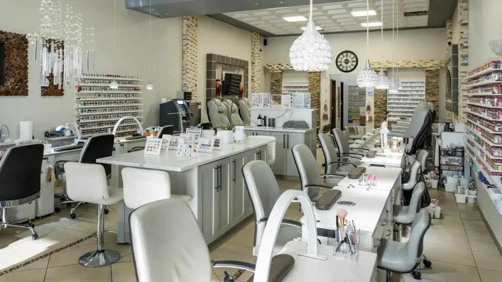 La Luxe Nails — Nail salon in Albuquerque