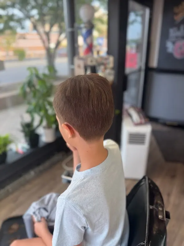 Top Rank Barbers — Barber shop in Robbinsdale