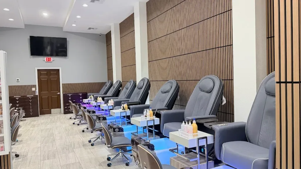 Flora Nail Spa 34212 — Nail salon in Bradenton